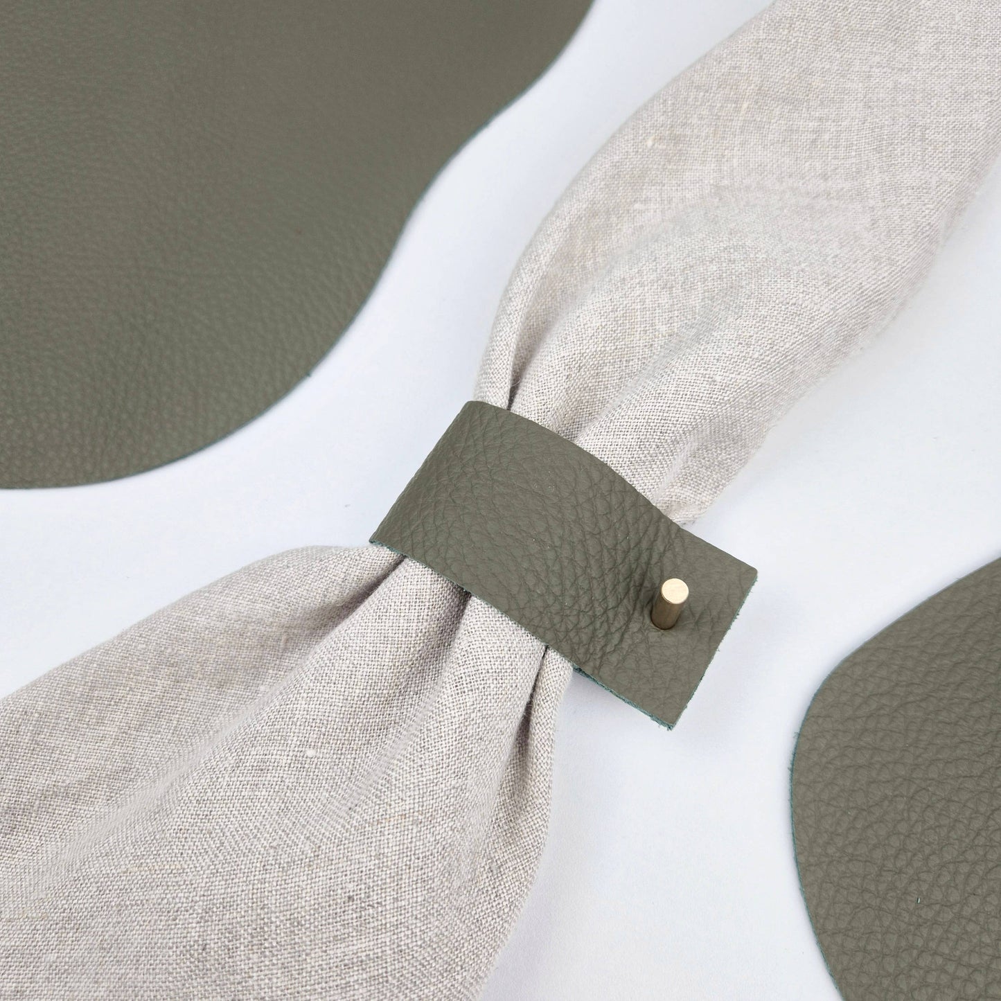 Napkin Rings, Olive green, 100 % leather: Brass | Set 4