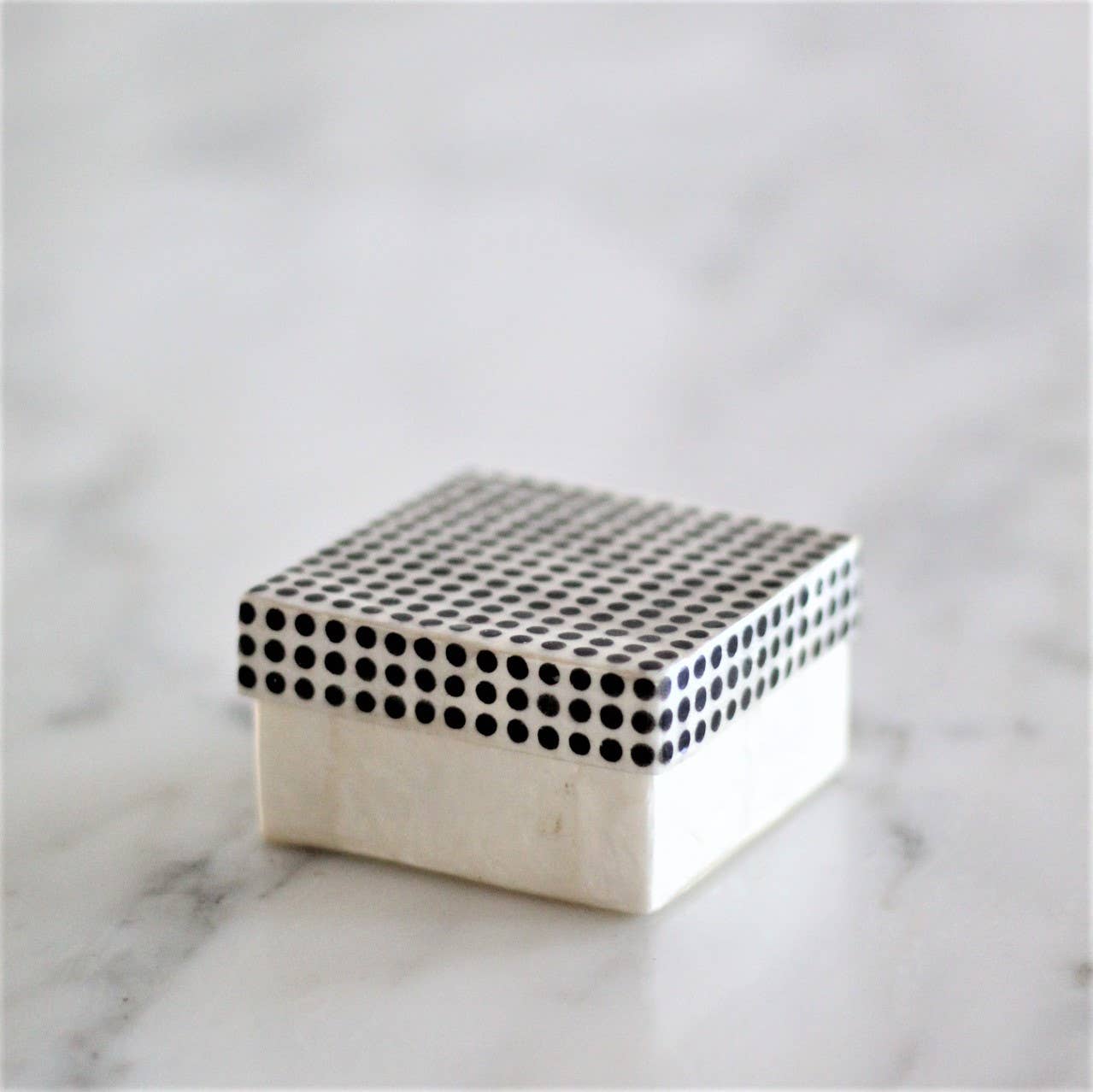 Capiz Box with Black & White Dots: 5"