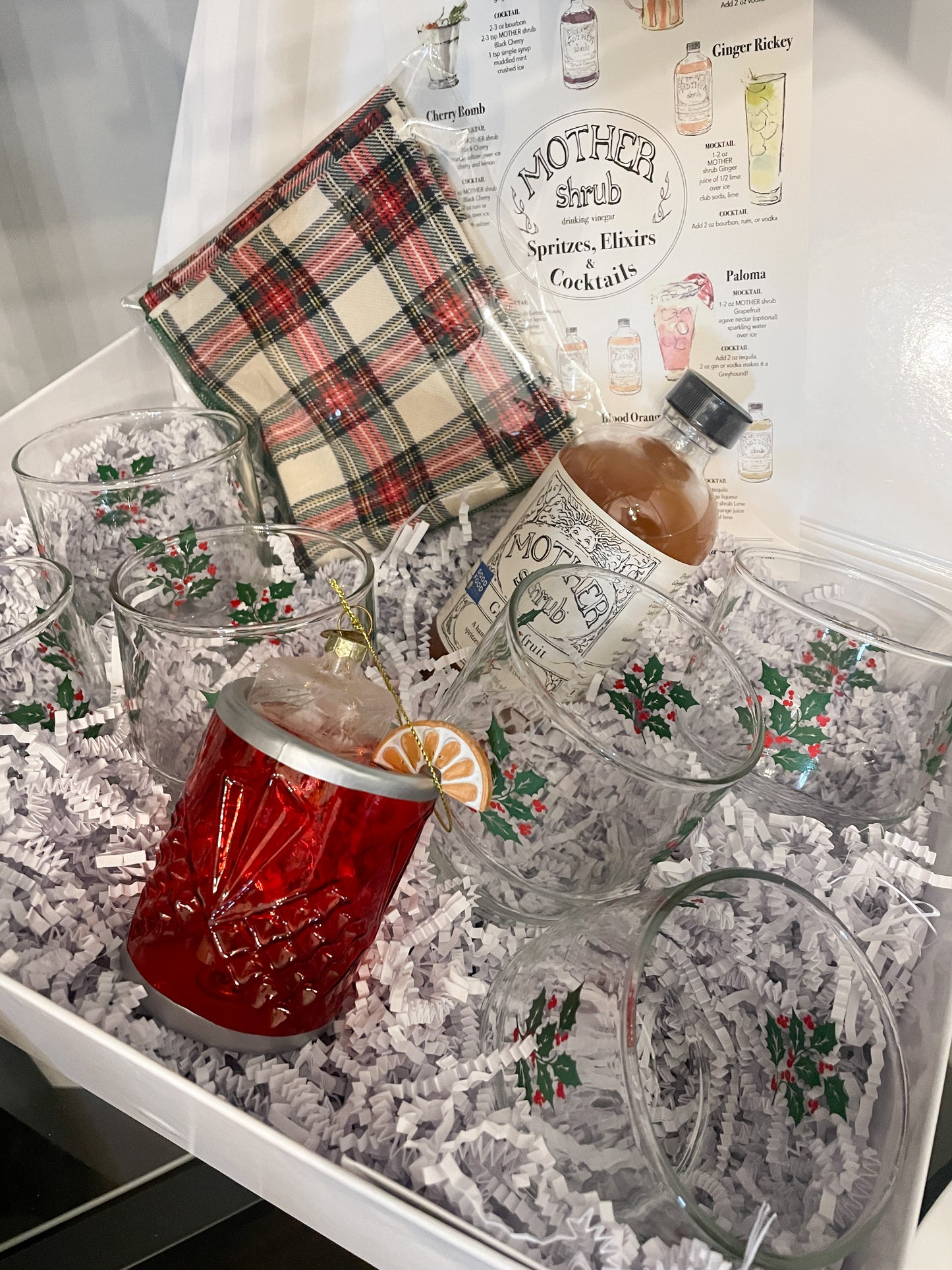 Ghost Host Gift Set | Holly